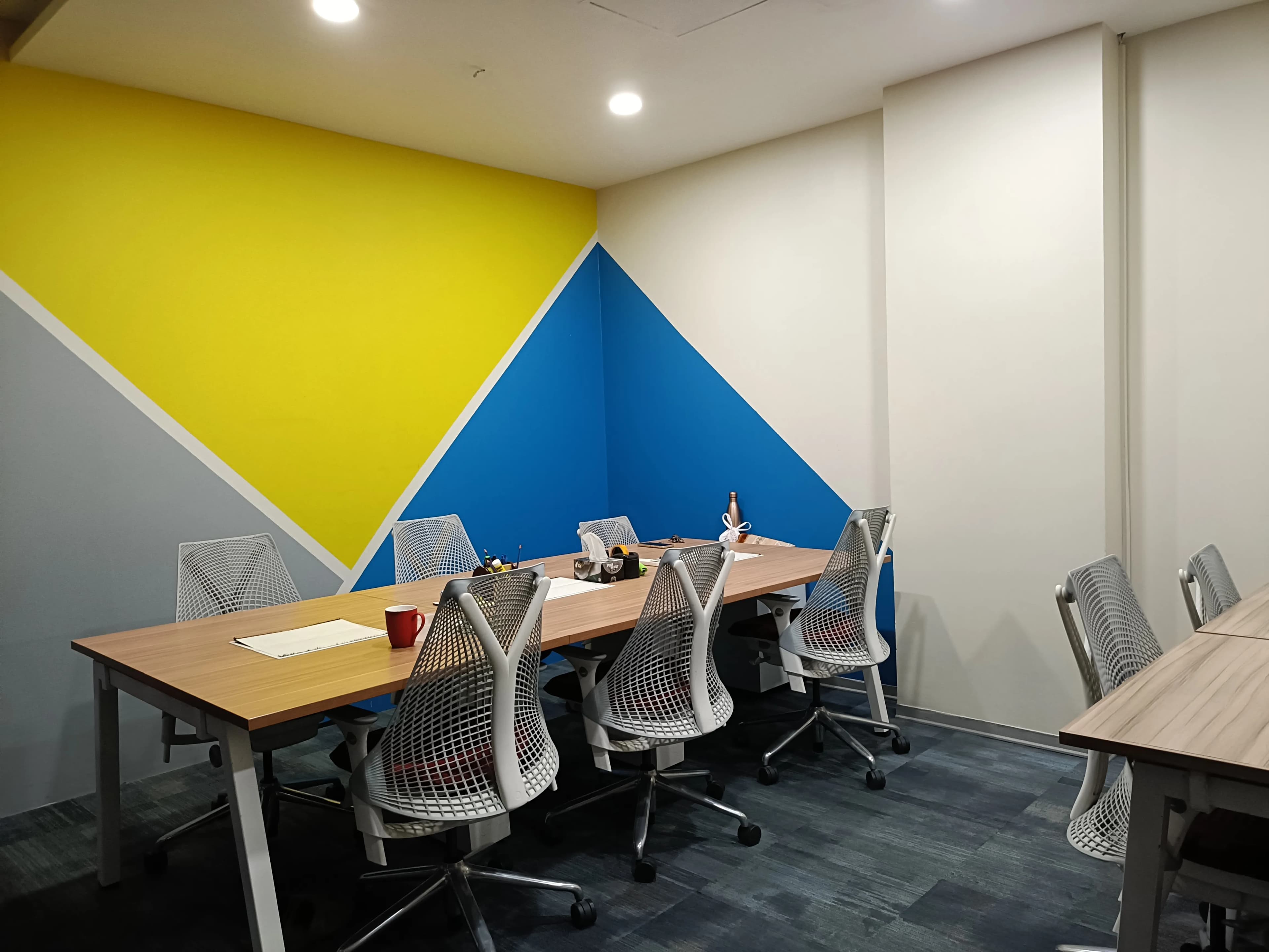 Why Start-ups Should Use a Shared Office Space